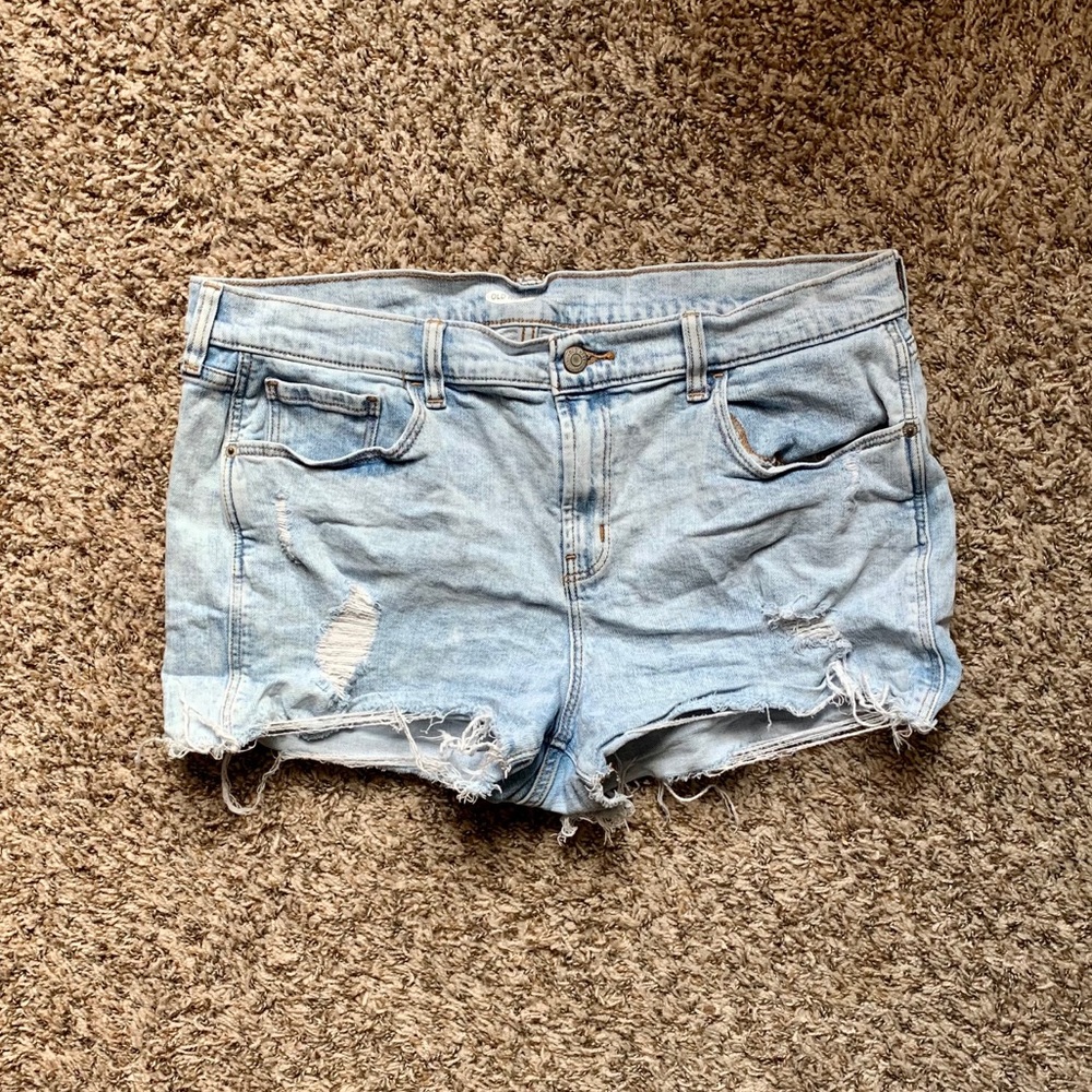 SIZE 14 OLD NAVY BOYFRIEND SHORTS